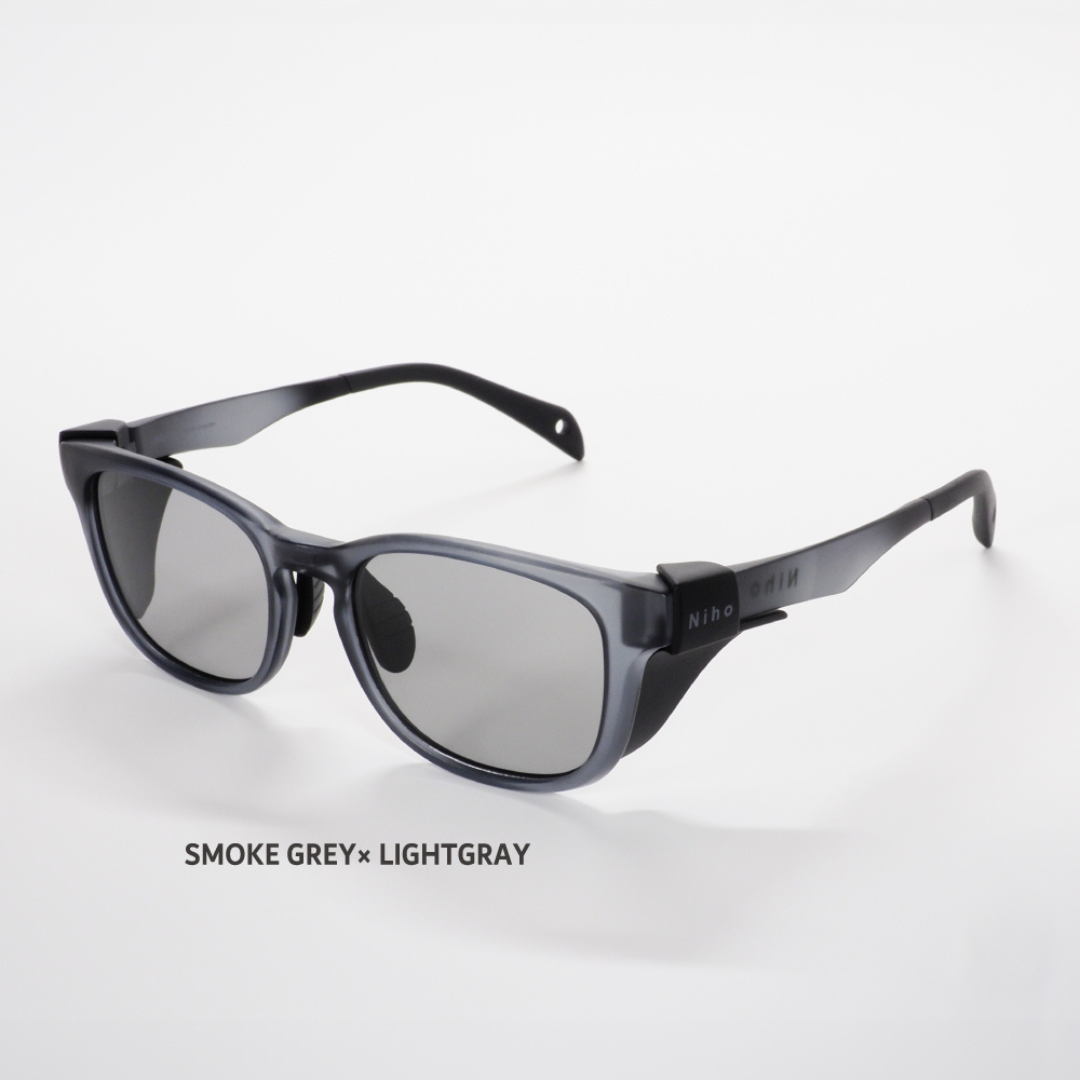 Niho NH-101 COL.2 / ウェリントン型 偏光サングラス(スモークグレーフレームxライトグレーレンズ)